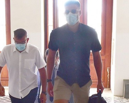 Магуайър викал на полицаите: Знаете ли кой съм аз?