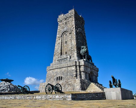 На този ден: Открит е Паметникът на свободата