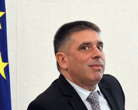 Данаил Кирилов подаде оставка