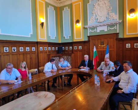 Кметът и превозвачите не се разбраха - обсъждат вдигането на цените на билетите в градския транспорт