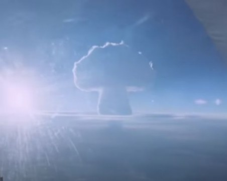 Русия публикува невиждани кадри на взрива на Цар Бомба