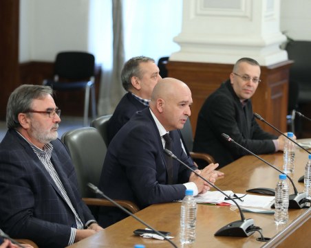 Ще удължат ли извънредната епидемична обстановка до края на септември?