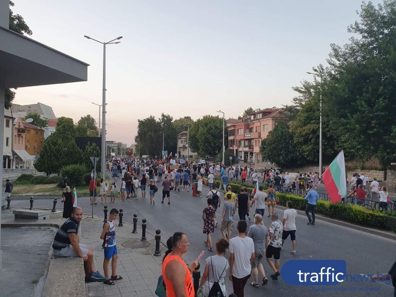 Пловдив под блокада! Шествие затваря възлови булеварди и улици