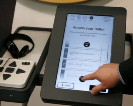 4 месеца е доставката на машните за гласуване, цената до 3200 евро