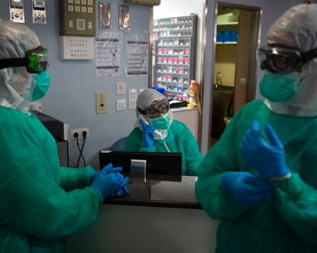 Ръст в цяла Европа на COVID-19! Франция се доближи до рекорда си със 7379 заразени