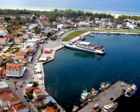 Удължиха с три седмици ограниченията за туристи в Гърция заради COVID-19