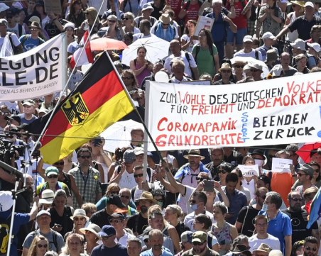 В Берлин забраниха протестите заради риск от заразата, ден преди протеста срещу мерките за COVID-19