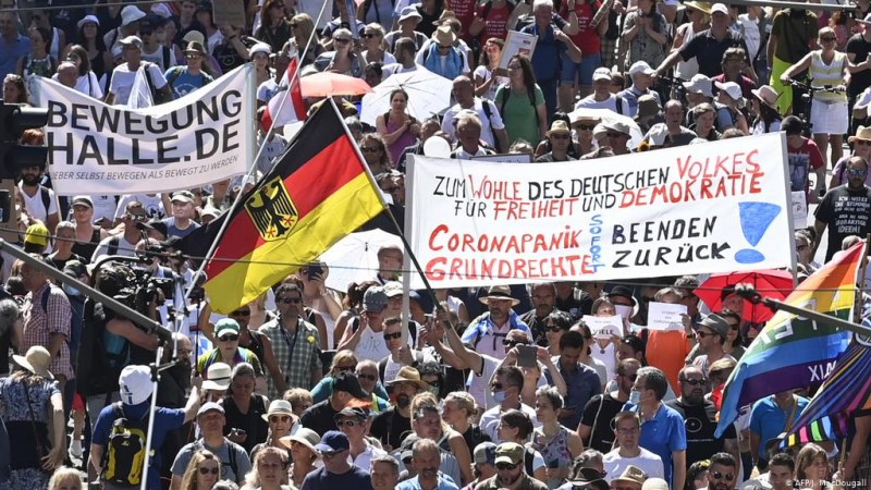 В Берлин забраниха протестите заради риск от заразата, ден преди протеста срещу мерките за COVID-19