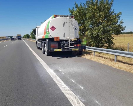На косъм от трагедията! Полицията отби цистерна със запалена гума край Пловдив на АМ 
