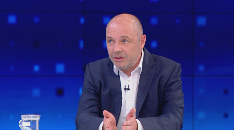Проф. Габровски: Имаме отчетлив спад на заразените, но зимата е непредсказуема