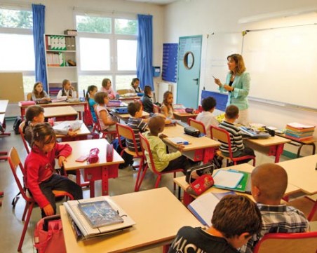 Френски лекари: Не сме готови да отворим училищата