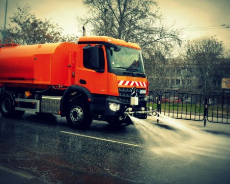 Мият улиците на Пловдив по график! Ето откъде ще минат