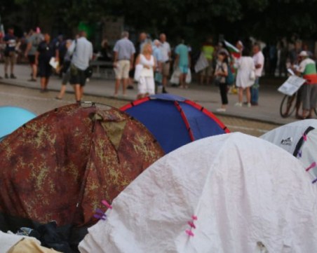 Остават блокирани три софийски кръстовища