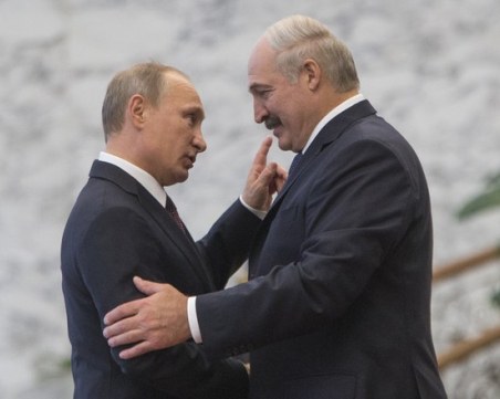 Путин разговаря с Лукашенко! Разговорът иницииран от Москва