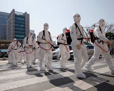 Сеул отново въведе ограничения на ресторантите и затвори спортните зали