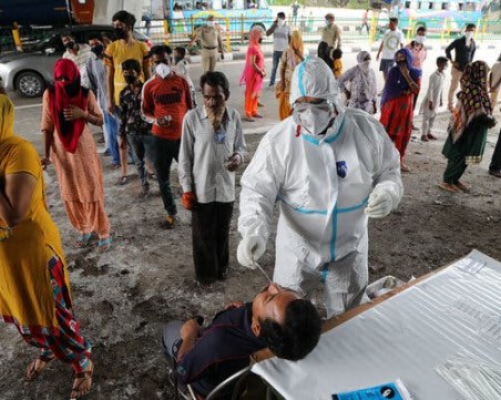 В Индия отново близо до рекорд с нови случаи! Новозаразените в САЩ над 18 000