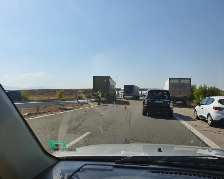 Катастрофа на АМ Тракия, два камиона се удариха