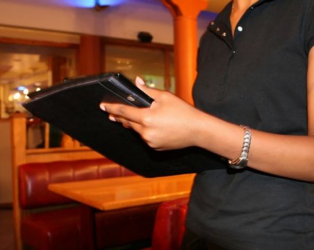 Наглец остави сервитьорка без бакшиши в Асеновград