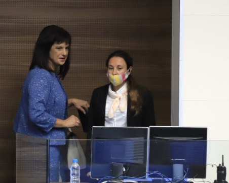 Даниела Дариткова: Отделна личност не може да си присвоява суверенитета в държавата