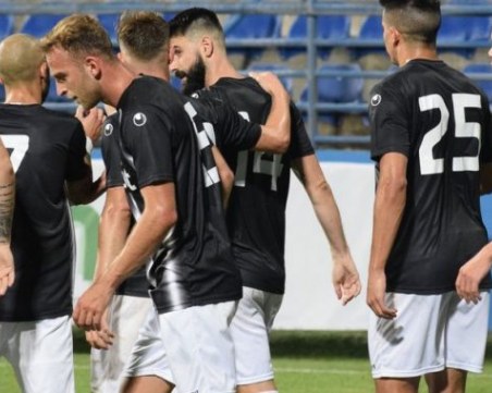 Натоварена програма очаква Локомотив Пд