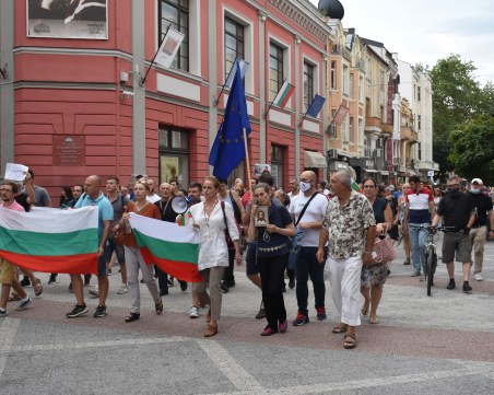Съдът разреши шествие на празника на Съединението по време на тържествата