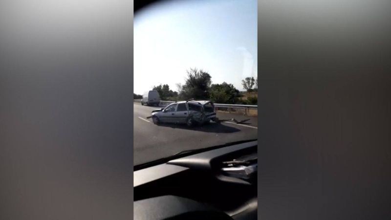 Смачкана кола блокира магистралата край Пловдив!