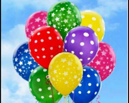 Фокусник прелетя пустиня само със сноп балони