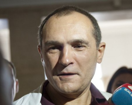 Испанският АВС: Олигархът Васил Божков е един от организаторите на непрестанния протест в България