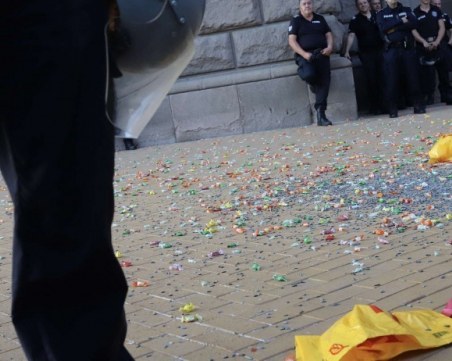 Събраха боклуци за 10 камиона след протеста в София