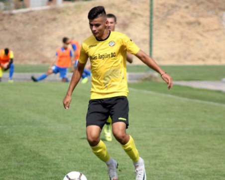 Талант на Ботев ще играе за Интер U19