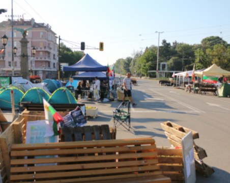 Вдигнаха палатковия лагер на 