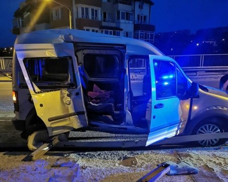 14-годишен се блъсна с колата на баща си, двама младежи загинаха