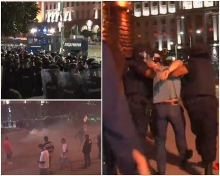 Обвиниха мъж, носил и предавал взривни вещества на протестиращи