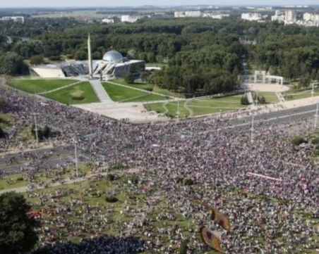 Режимът на Лукашенко арестува петима студенти