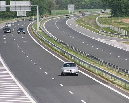 Верижна катастрофа на магистрала Тракия, километрично задръстване