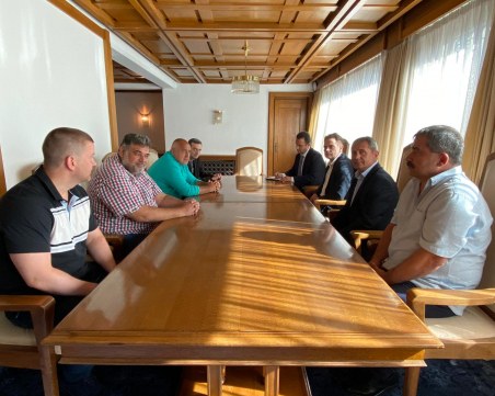 Борисов свика спешна среща за бъдещето на 