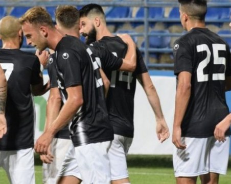 Локо с класика над Миньор в контрола