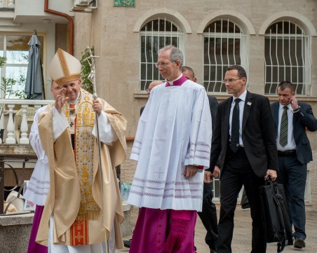 Папа Франциск: Пандемията показа, че науката и технологиите не са достатъчни