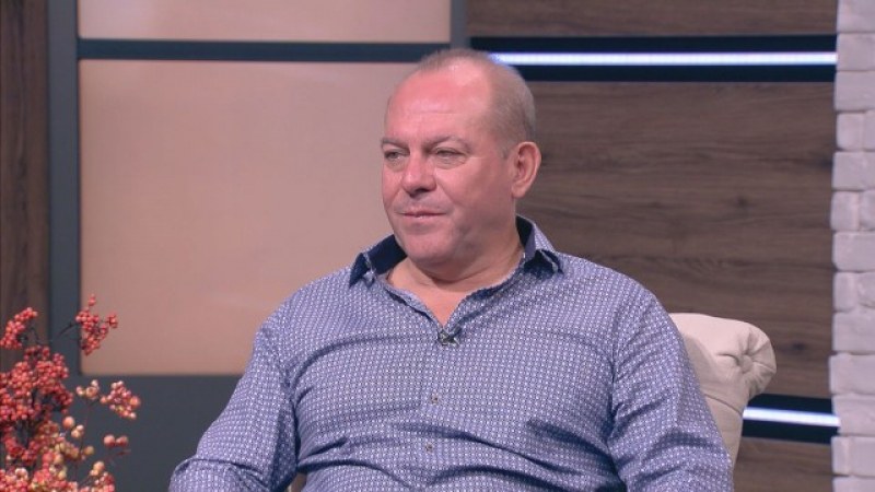 Вътрешният министър се обадил на шефа на