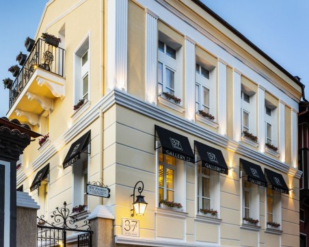 Хотел в Стария град посрещна звезди от световна величина