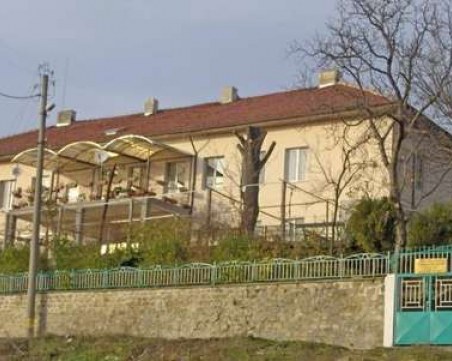 Бум на заразени в старчески дом у нас