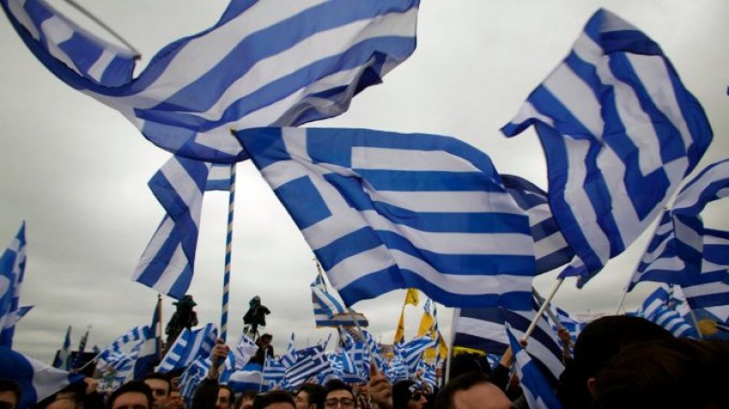 Гърция скочи на протест срещу маските в училище