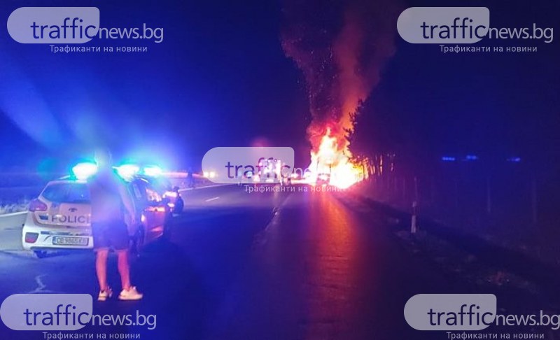 Огнен ад на магистралата: Автобус избухна в пламъци СНИМКИ