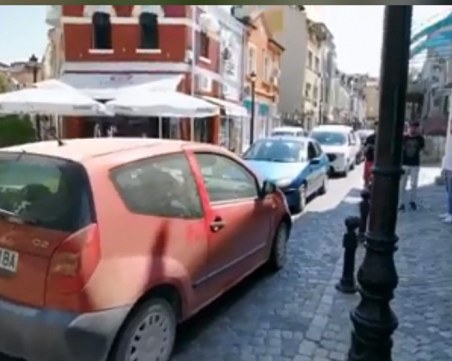 Пловдивчанин блокира Капана! Влезе в насрещното, паркира и изчезна