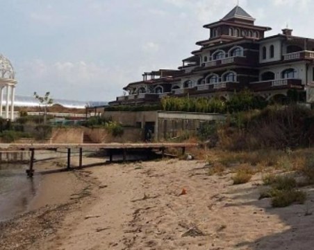 Премахват незаконните постройки в резиденцията на Ахмед Доган