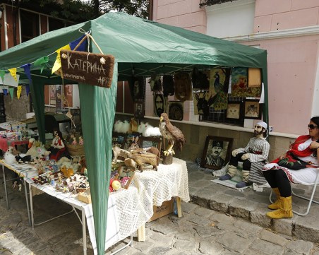 83 майстори и калфи творят в Пловдив на Есенния панаир на занаятите