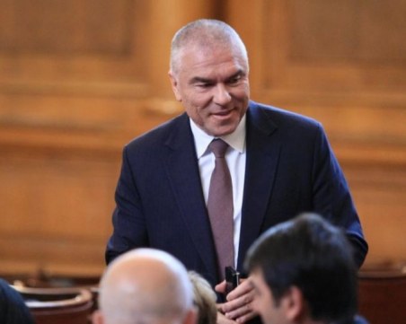 Хиляди души се обадили на Марешки за няколко часа и поискали нова конституция