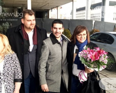 Нинова отказа поканата на Гергов за 9 септември, но събира поддръжниците си в Пловдив