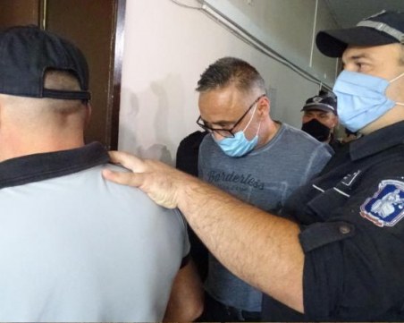 Васил Капланов с парична гаранция, но остава в ареста