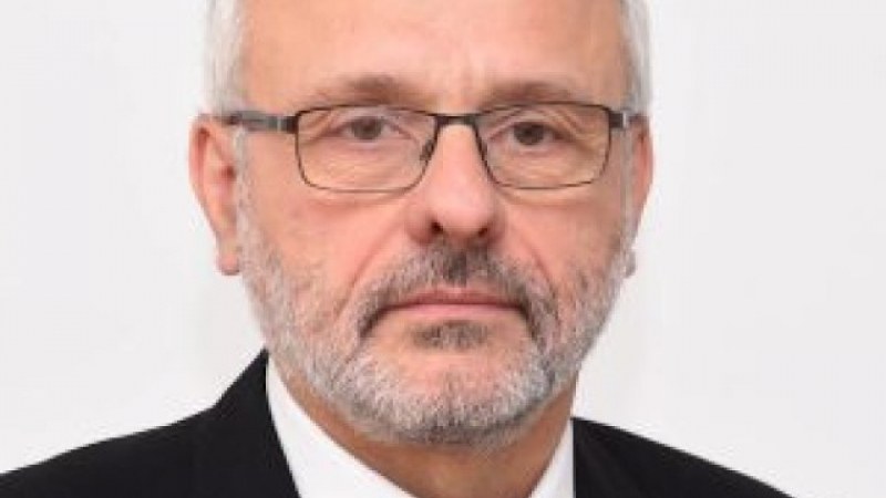 Отново рокада! Здравният министър освободи шефа на